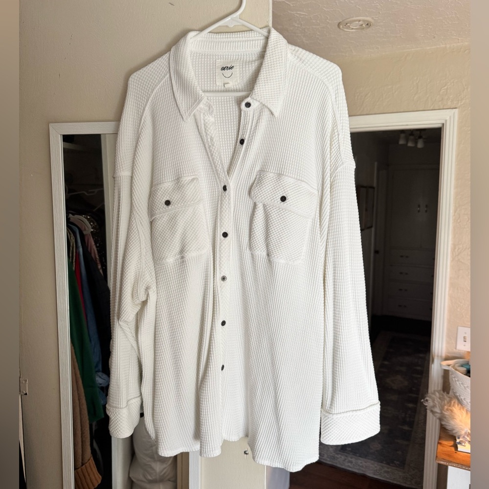 AERIE- NWOT- White Button-Up women’s shirt